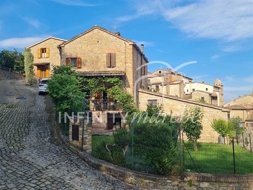 Maison ou villa indépendante de 110 m2 à Monte San Martino