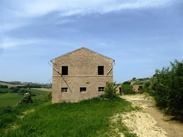 Dom na wsi / Dwór 158 m2 w Montelupone