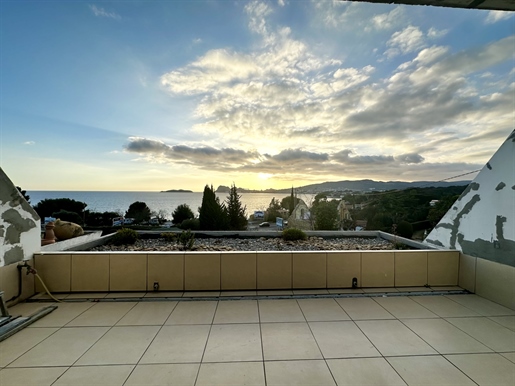 La Ciotat: T3 top floor - Sea view - roof terrace