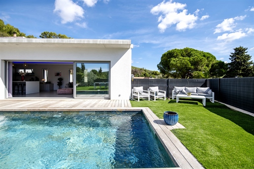 Carnoux : Villa de plain pied avec piscine