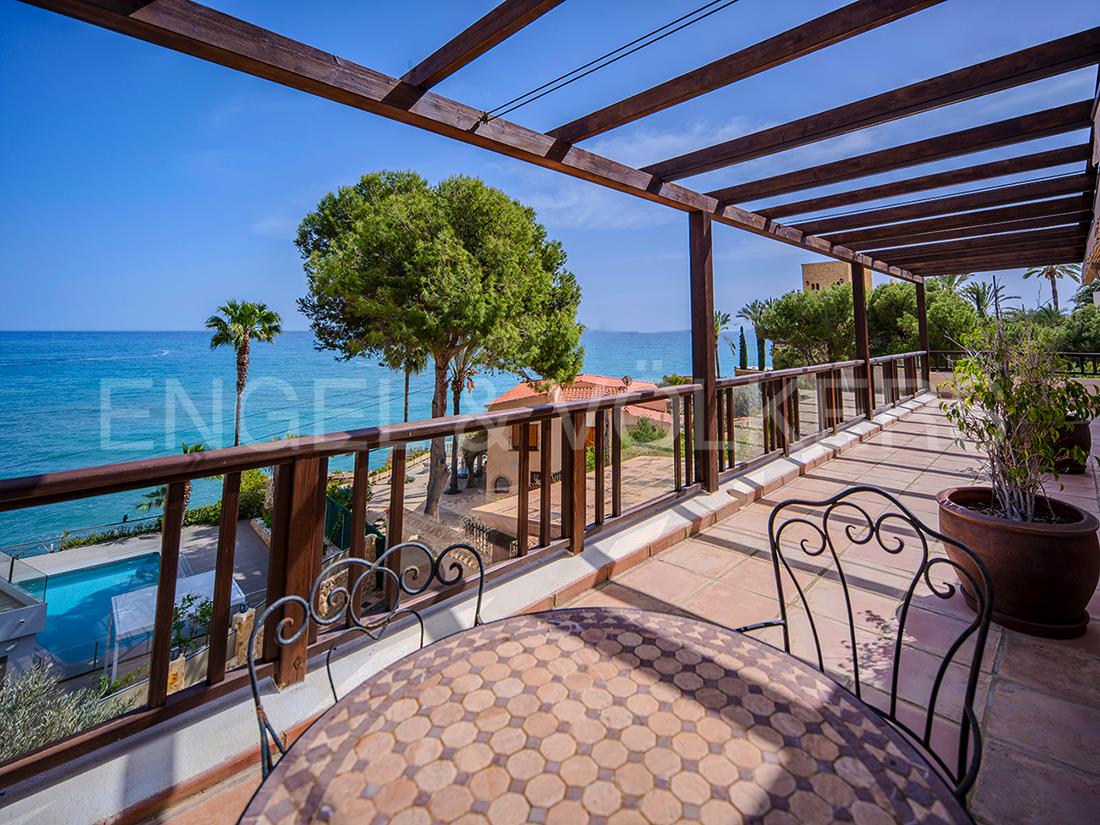 Villa con encanto frente al mediterráneo