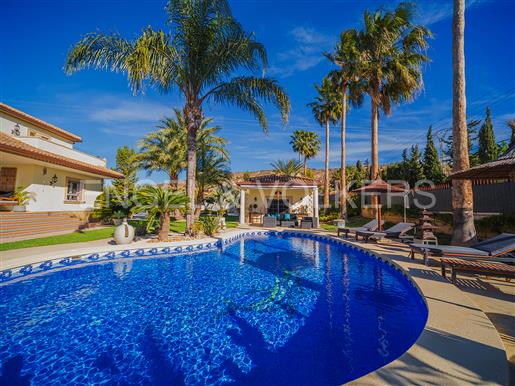 Precious Villa Surrounded by an Impeccable Garden