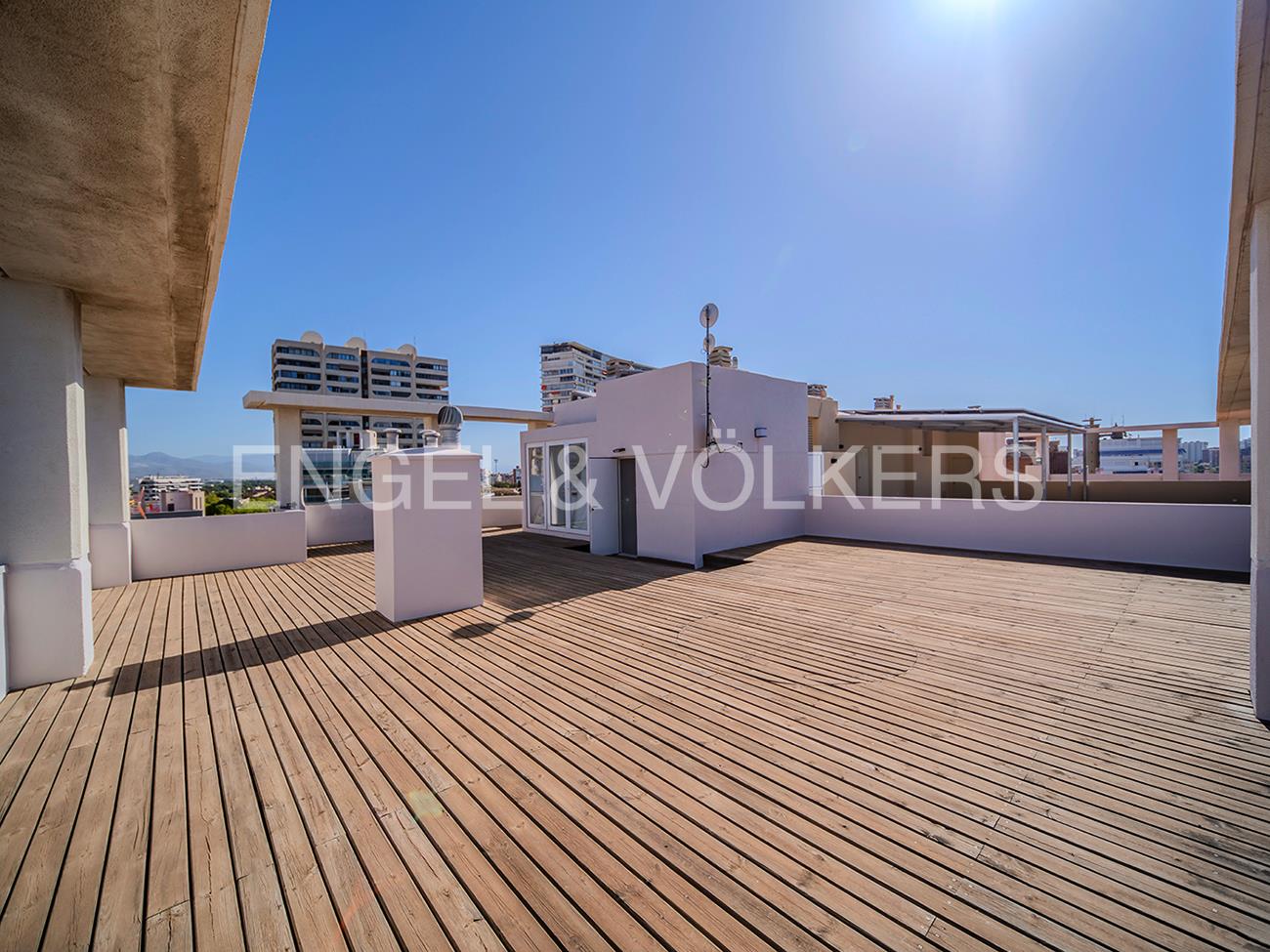 Rêver d’une vue panoramique sur la mer et la montagne à Albufereta