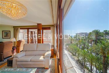 Charming And Sunny Flat By The Explanada