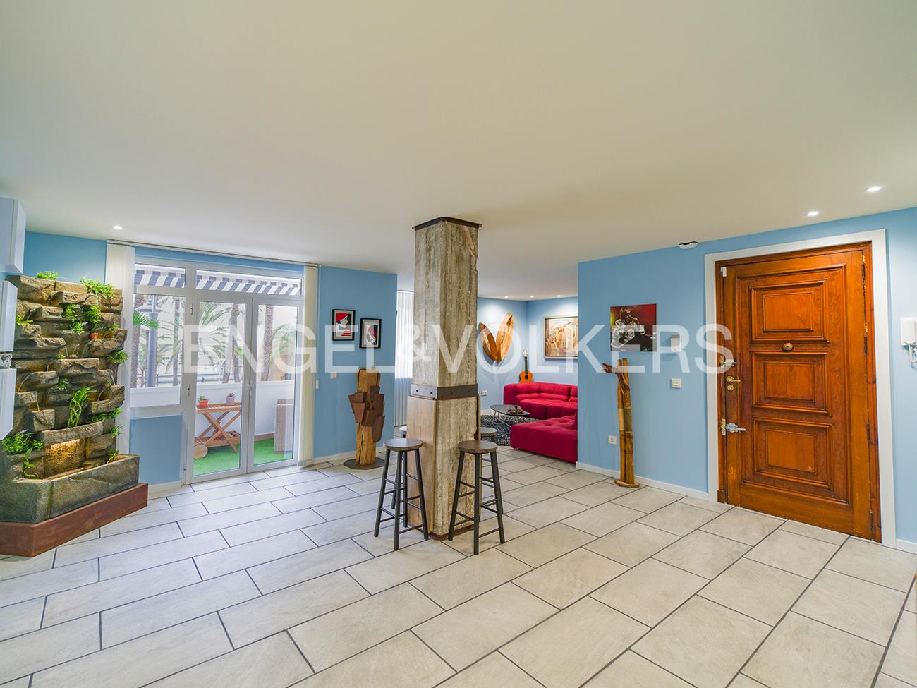 Impressionnant et Exclusif sur l'Esplanade Face au Port