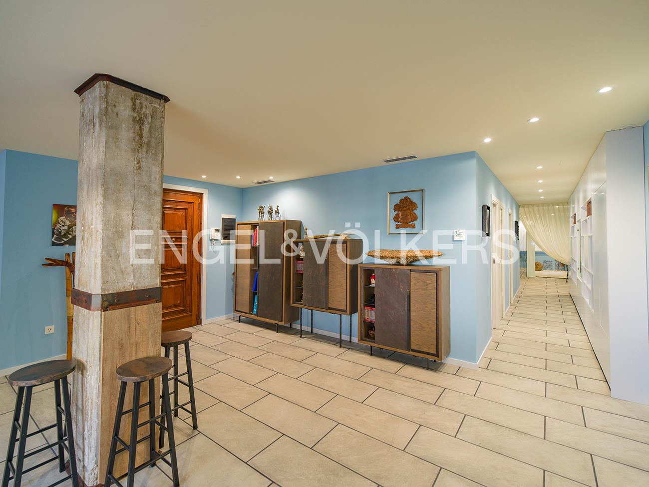 Impressionnant et Exclusif sur l'Esplanade Face au Port