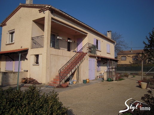 Bagnols Sur Ceze: 30200 Villa divided into four apartments on 1400 m2 of land