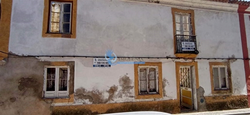 3 slaapkamer villa te herstellen gelegen in het centrum van Cuba