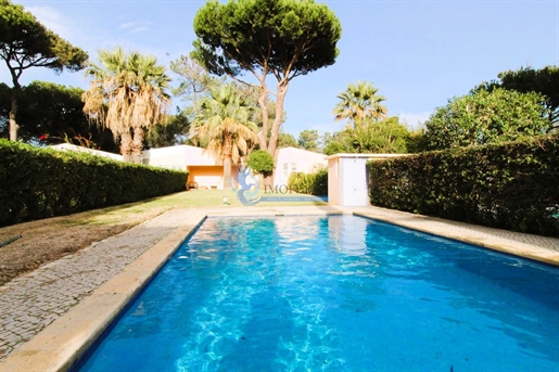 Villa jumelée de 3 chambres avec piscine dans un quartier privilégié de Vilamoura