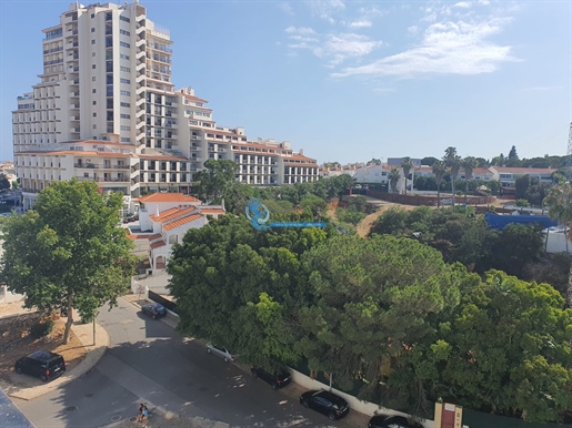 1 bedroom apartment located in the Eiramar Building in Albufeira