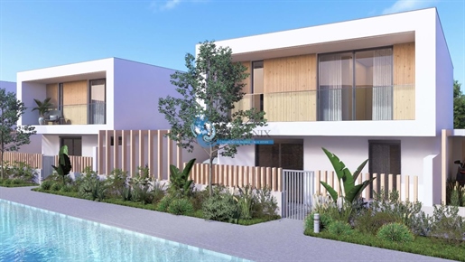 Nouvelles villas de 3+1 chambres avec piscine et garage, situées à Ferreiras