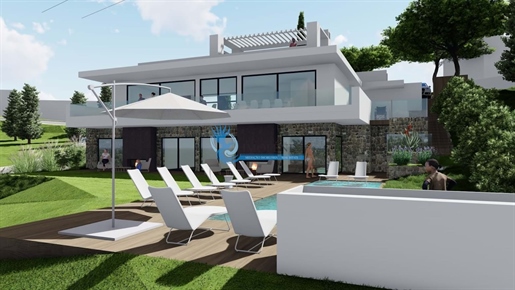 Plot Of Land With Approved Project For The Construction Of An Excellent 4 Bedroom Villa