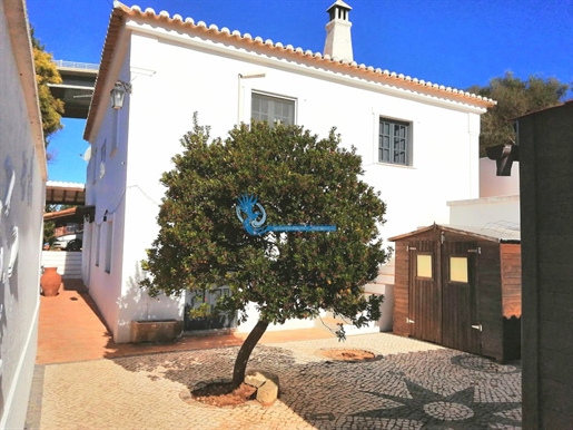 Small farm for sale with a 3 bedroom villa, of traditional moth, totally renovated- Alcantarilha