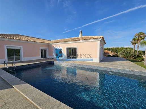 Villa avec piscine située à 100m du golf de Palmares et à côté de l’estuaire et de la plage