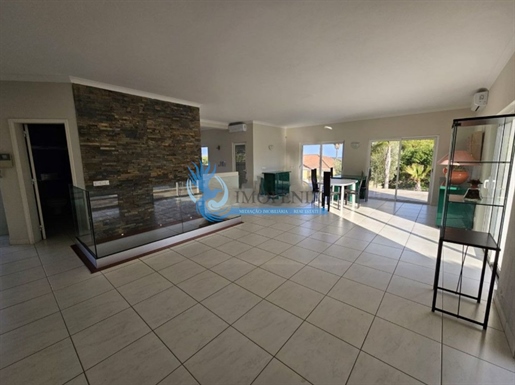 Villa avec piscine située à 100m du golf de Palmares et à côté de l’estuaire et de la plage