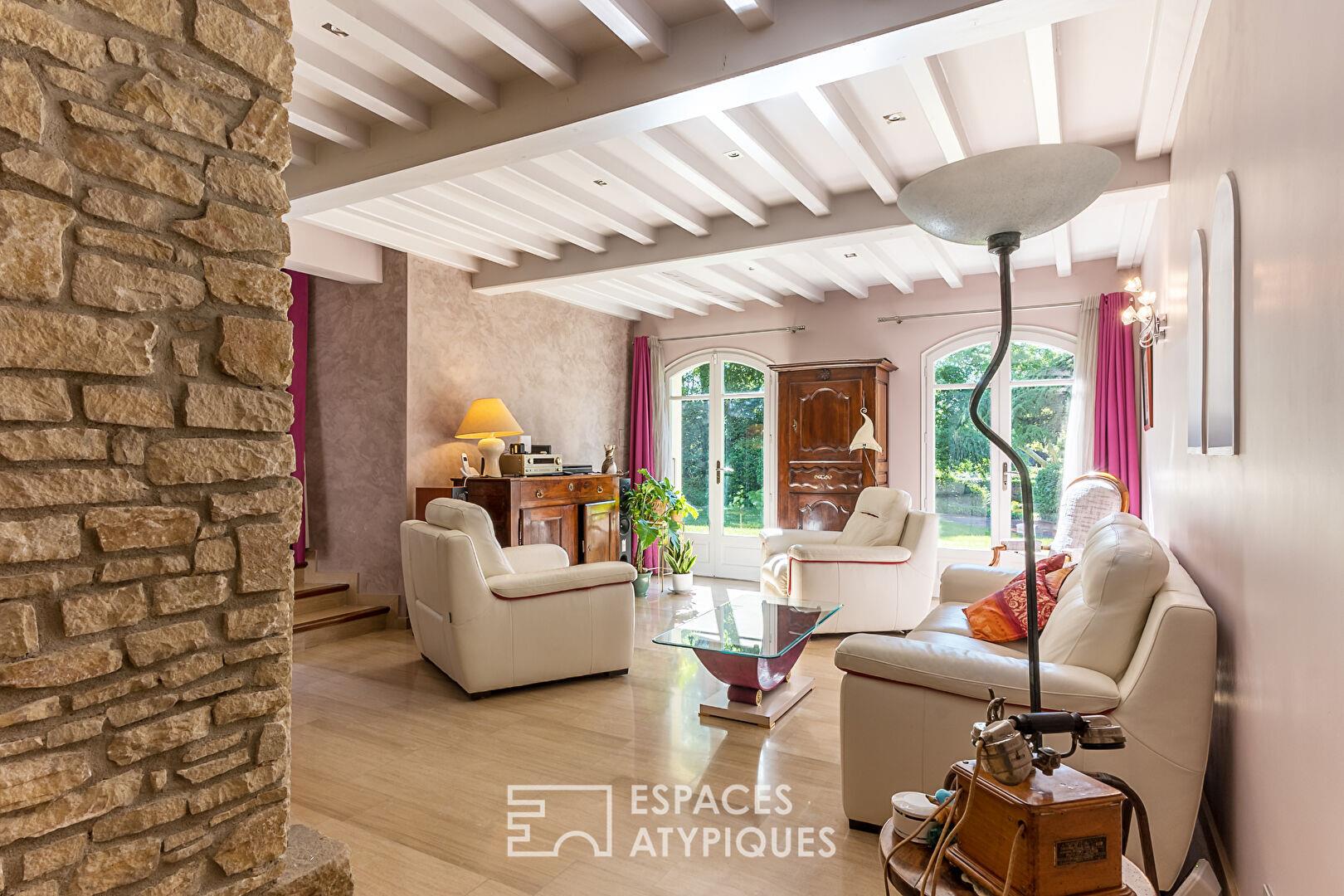 Bright architect-designed house with landscaped garden and swimming pool ? sought-after area in Vale
