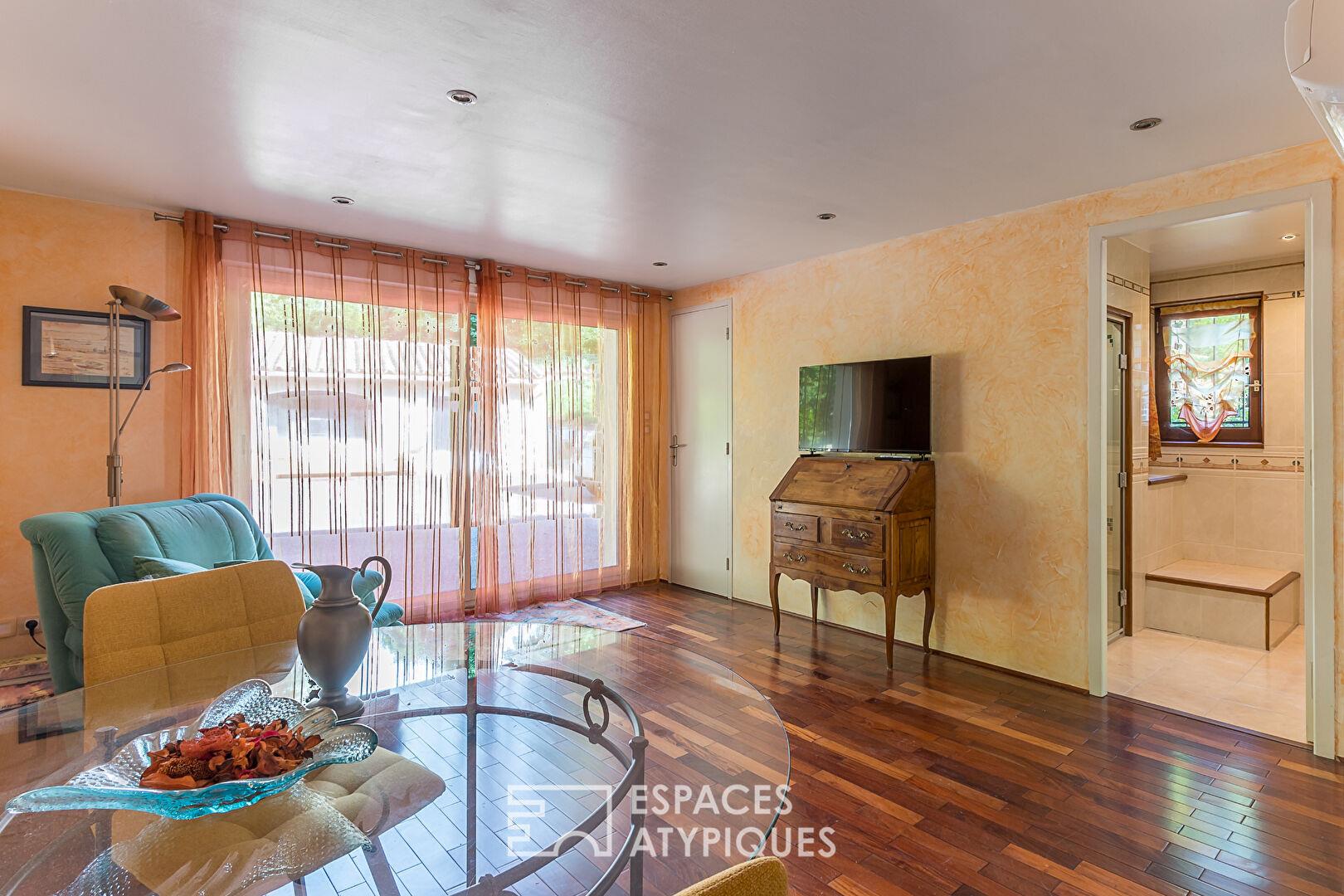 Bright architect-designed house with landscaped garden and swimming pool ? sought-after area in Vale