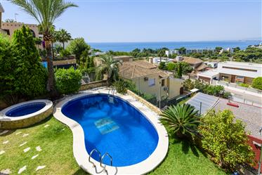 Spectacular property in the exclusive urbanization Torrebellver, 5 minutes from the Hotel Voramar.
