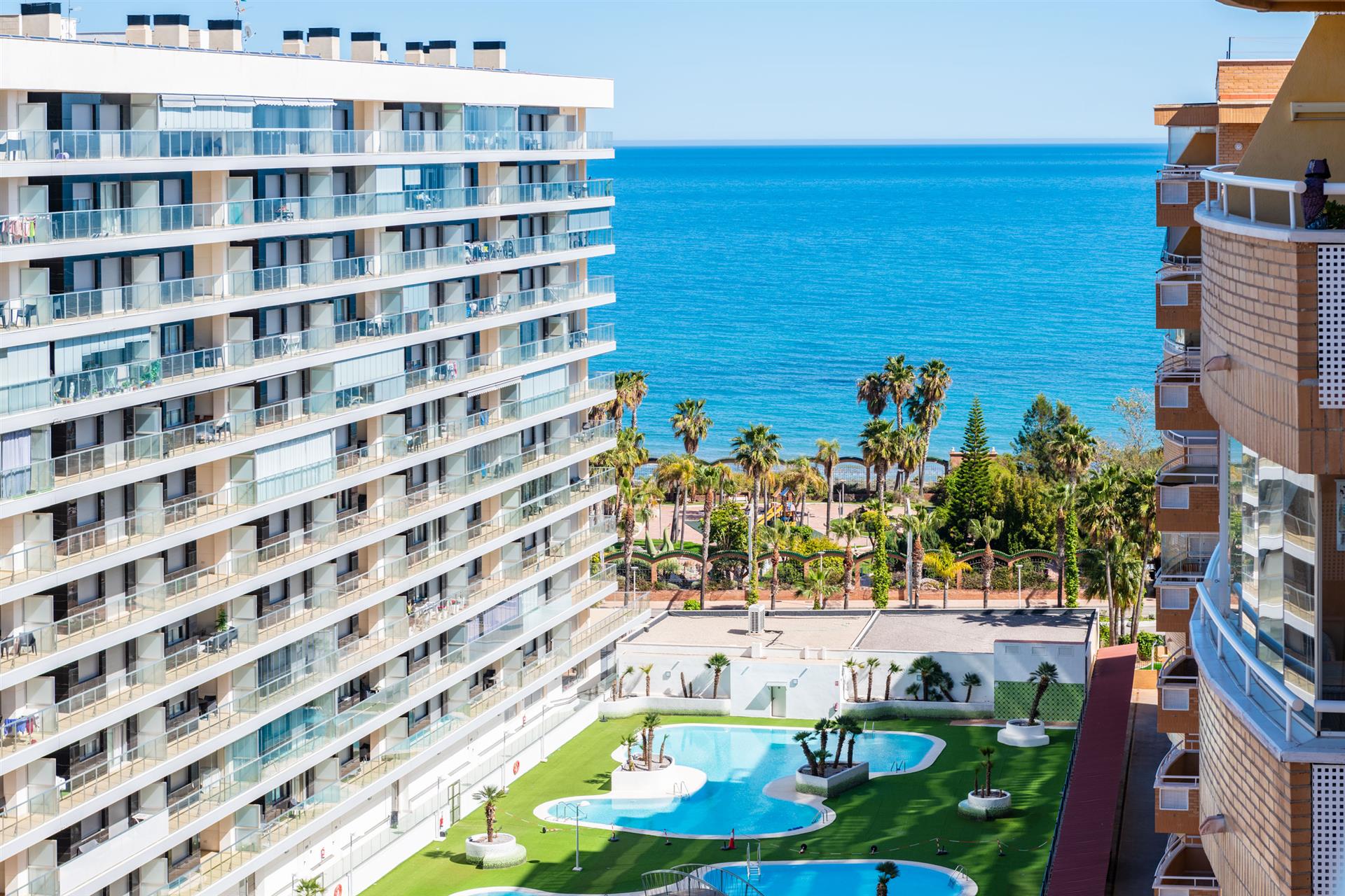 Ocasion!! Impecable Apartamento Con Vistas Al Mar A Escasa Distancia De La Playa