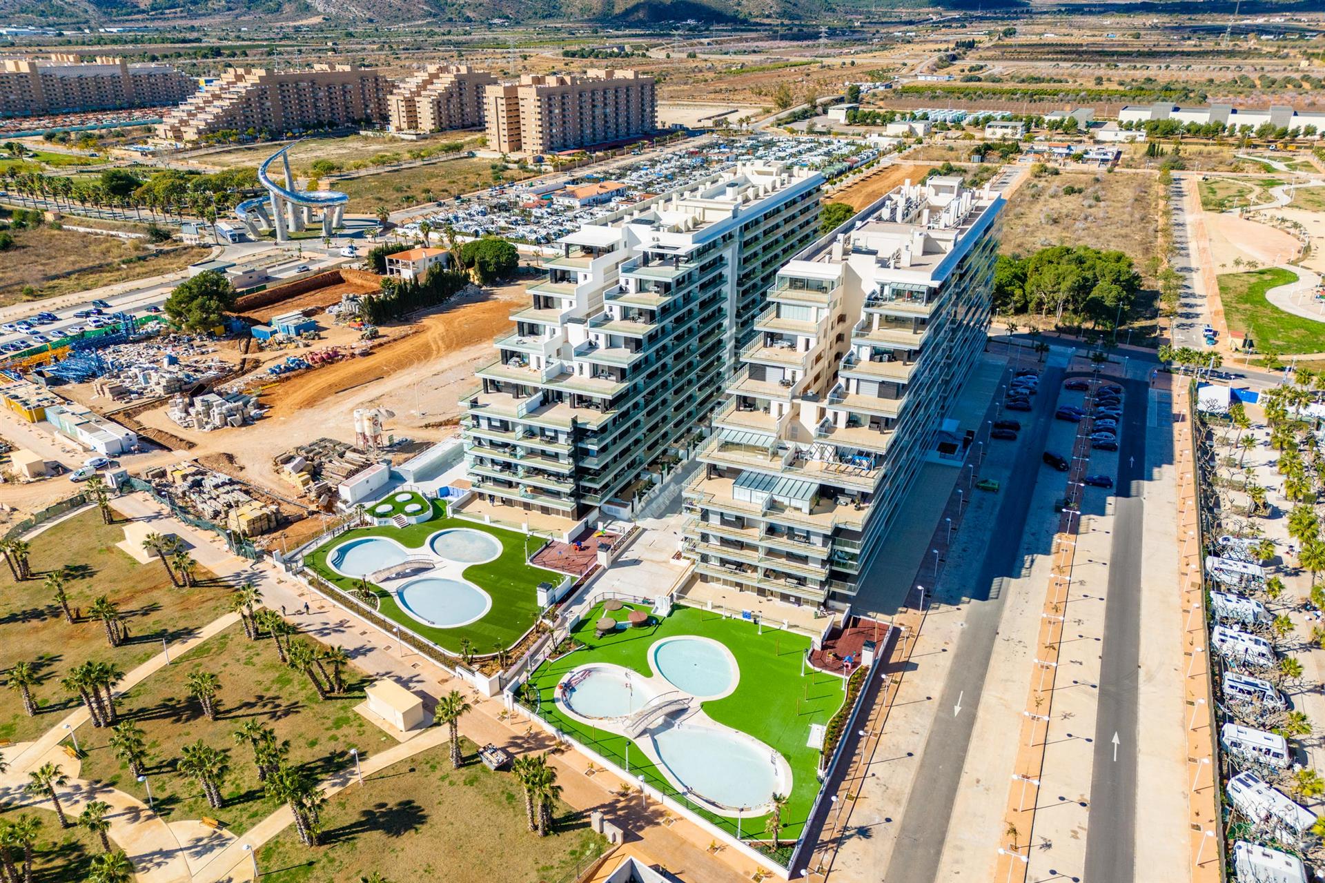 Spectacular flat with sea views on the beach front.