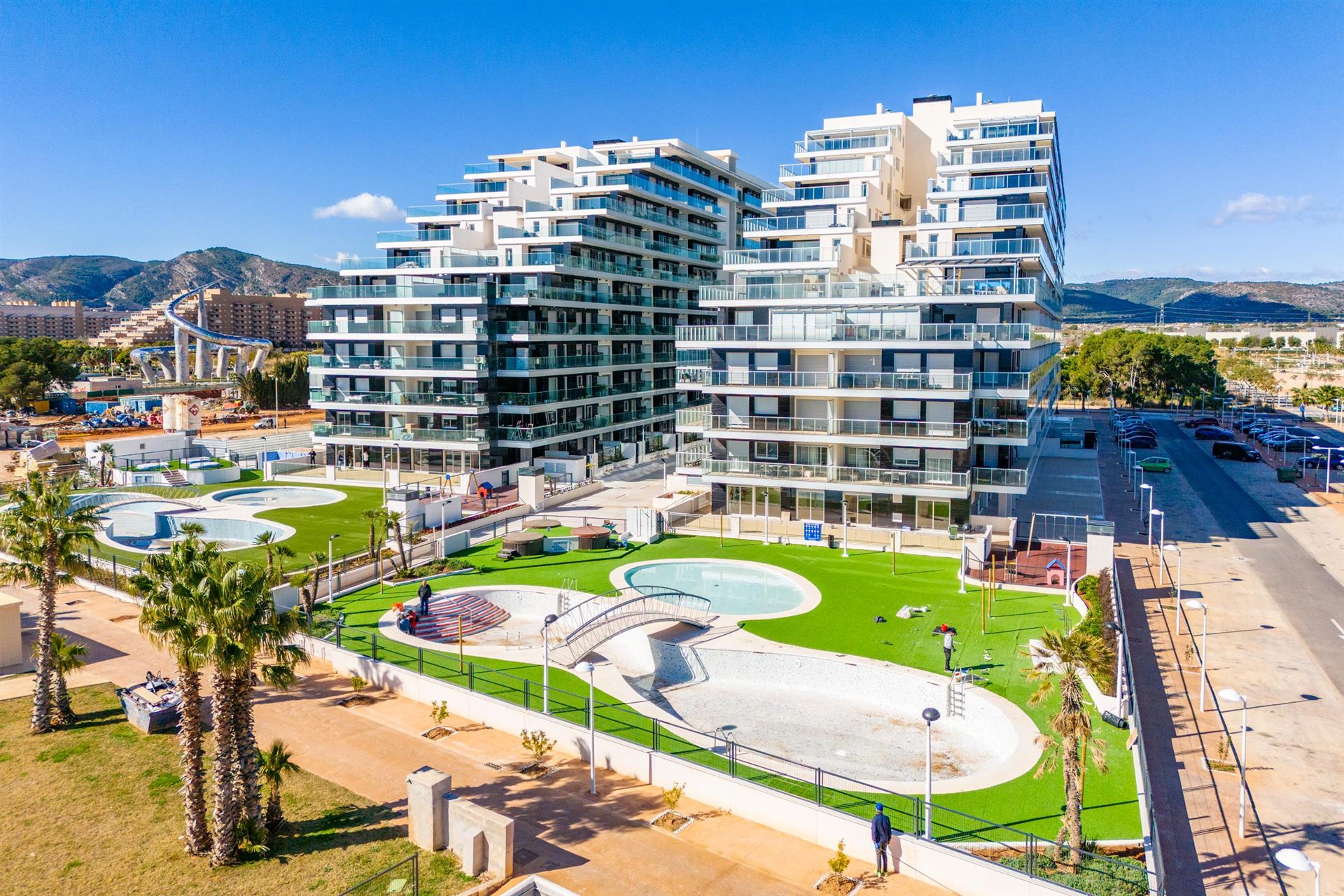 Apartamento a estrenar de nueva construcción con vistas al mar en primer linea de playa