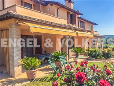 Semidetached house with garden for sale at Orvieto