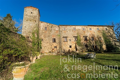 Grote historische abdij uit de 11e eeuw in de heuvels van Chianti