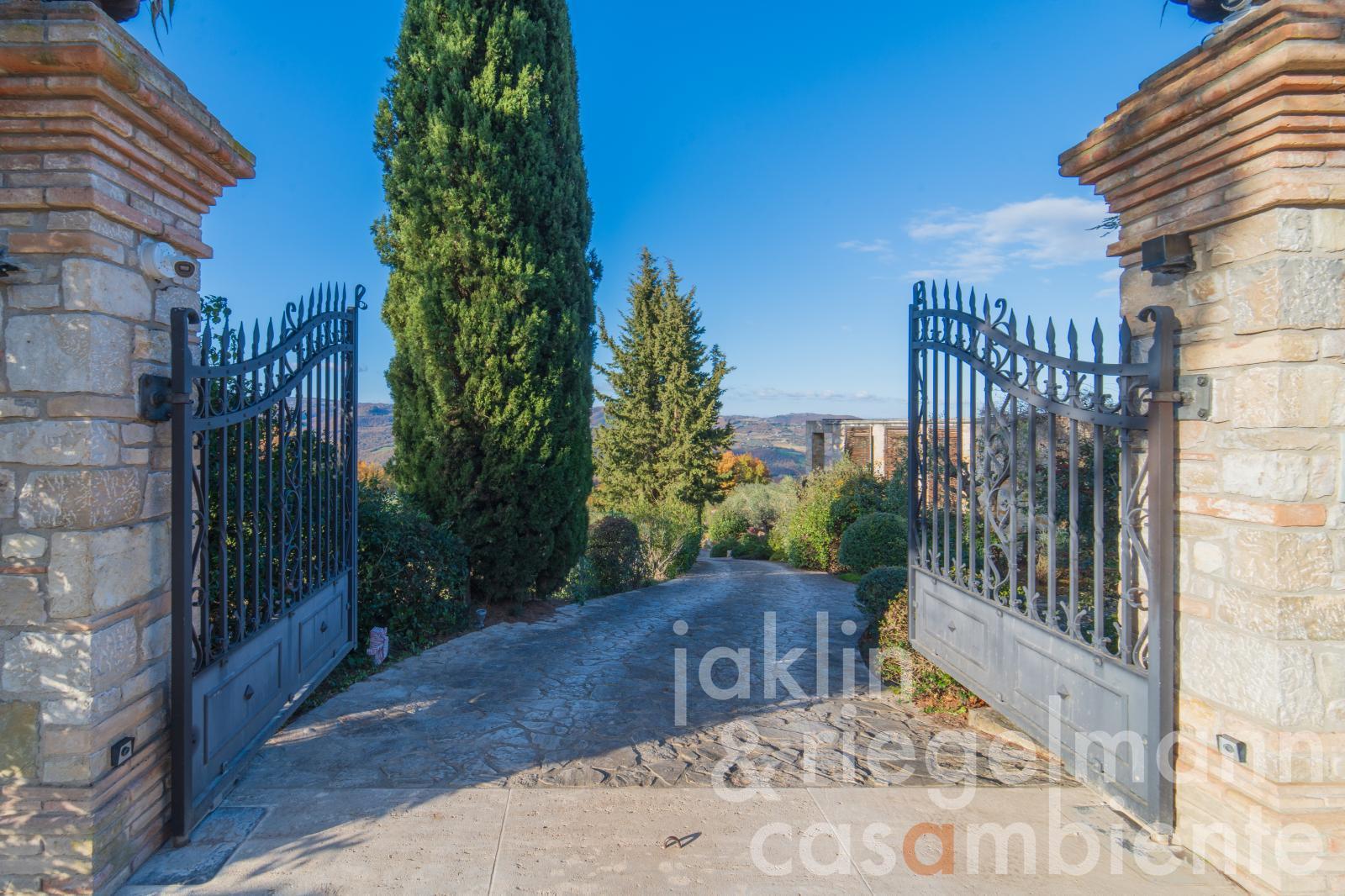 Umbrian Contemporary Masterpiece: a combination of design, luxury, and countryside charm