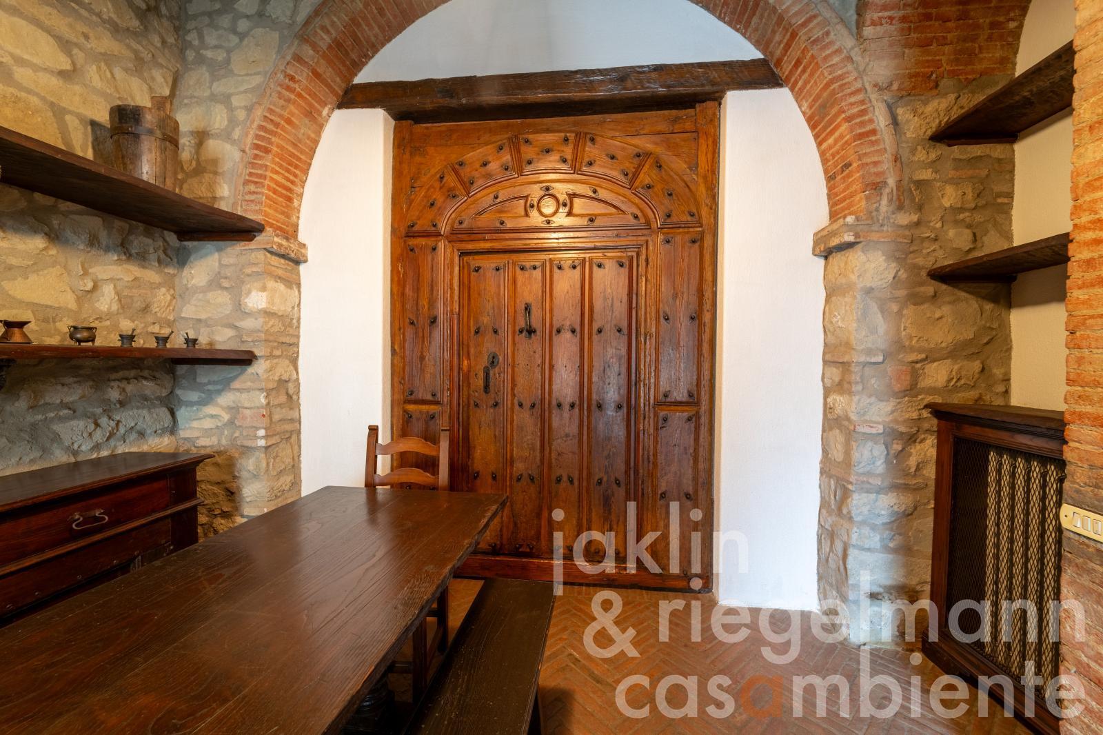 Prestigious and elegant 17th century villa with views of Arezzo