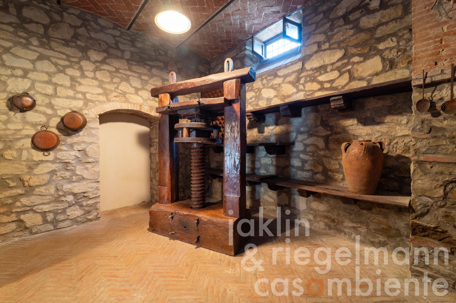 Prestigious and elegant 17th century villa with views of Arezzo