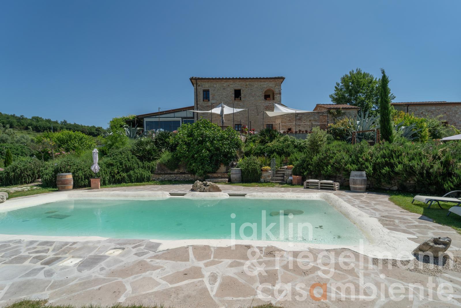 Property in a dream location with views stretching to Siena and Montalcino