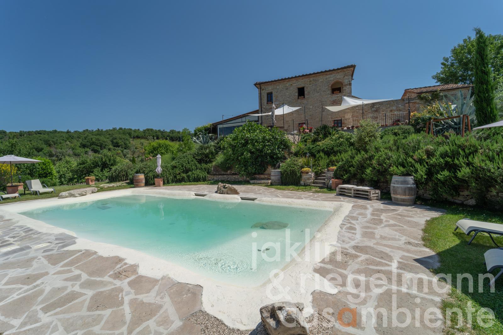 Property in a dream location with views stretching to Siena and Montalcino