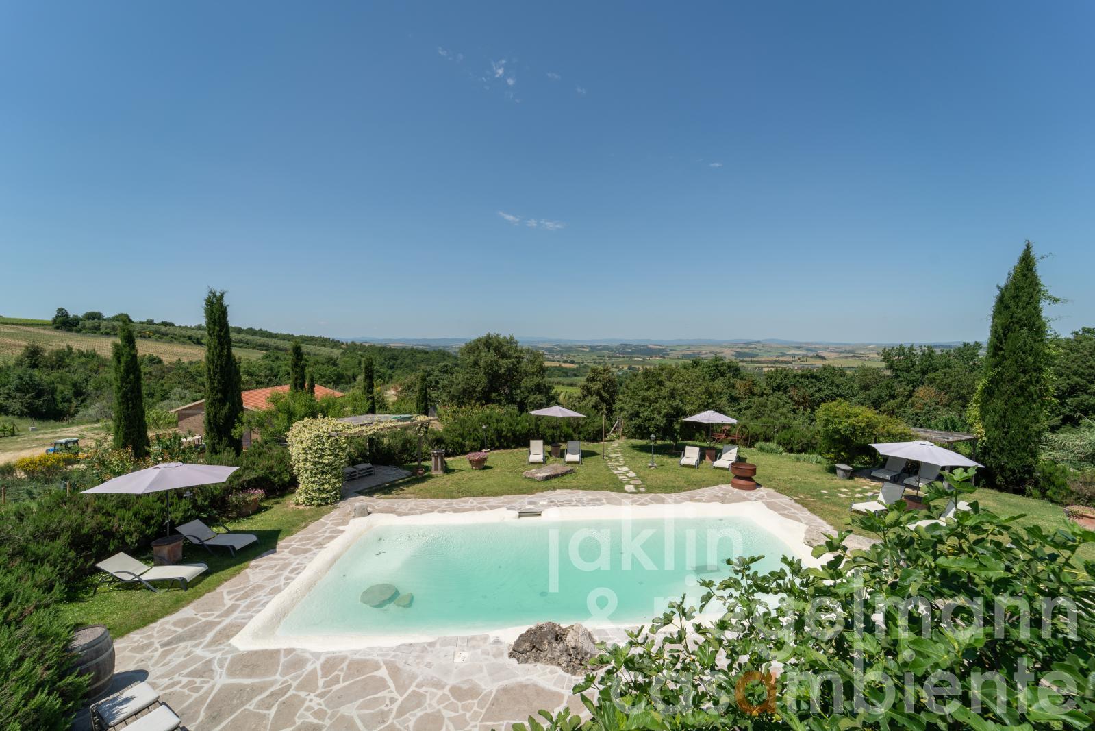 Property in a dream location with views stretching to Siena and Montalcino