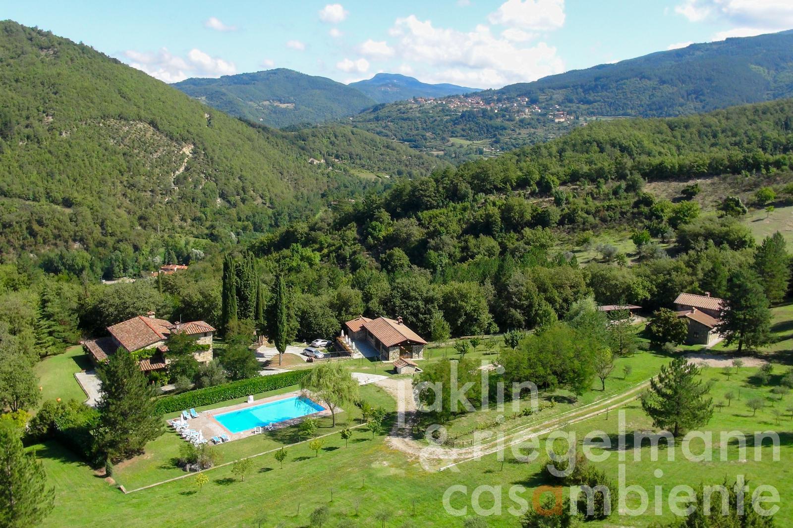 Ferme biologique avec piscine dans le Casentino