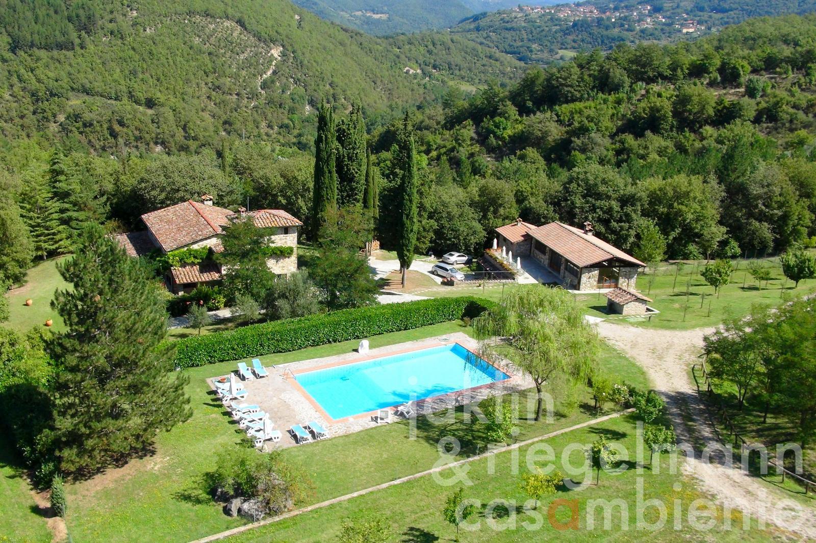 Ferme biologique avec piscine dans le Casentino