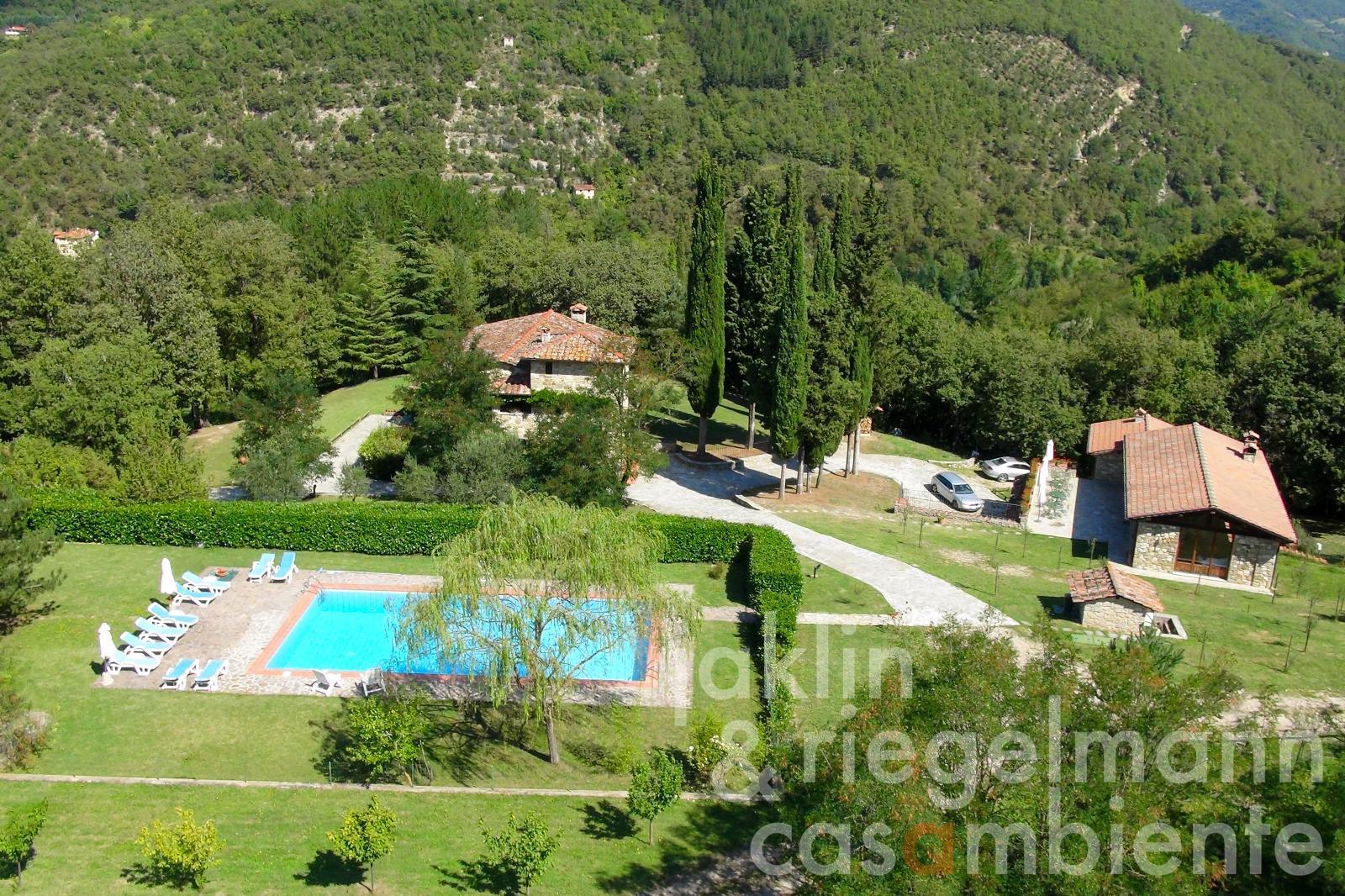 Ferme biologique avec piscine dans le Casentino