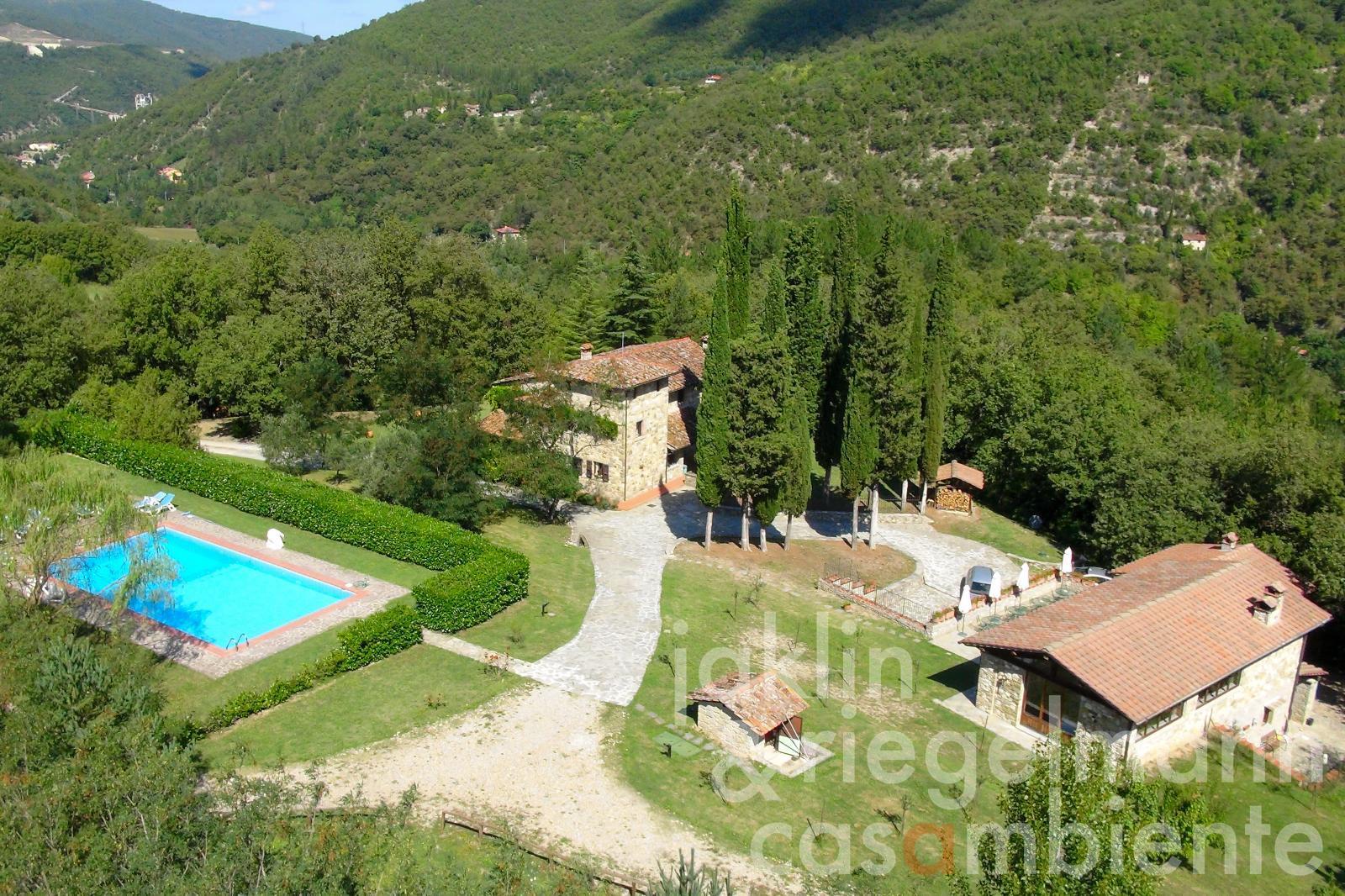 Ferme biologique avec piscine dans le Casentino