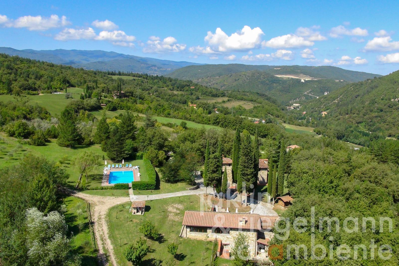 Ferme biologique avec piscine dans le Casentino