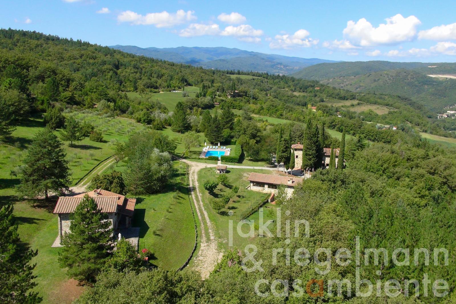 Ferme biologique avec piscine dans le Casentino