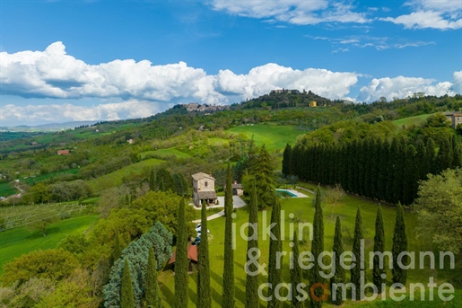 Restored farmhouse with annexe building and pool near Todi