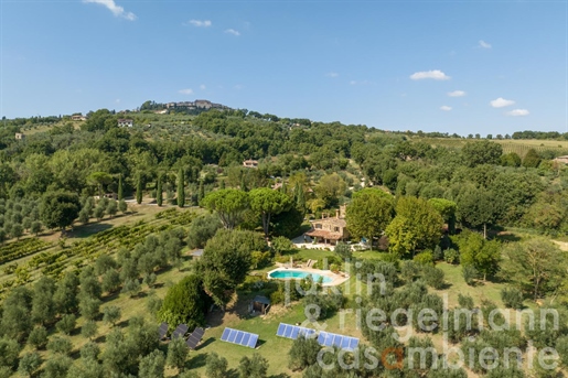 Prestigious country estate for sale with a private golf course near Todi in Umbria