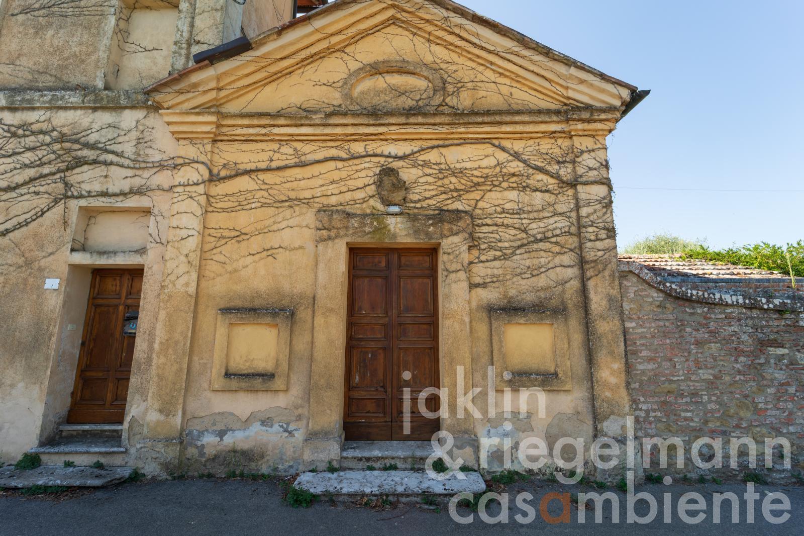 Elegant 18th century villa in Siena