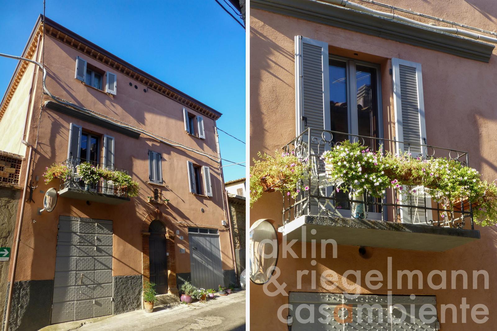 Village house with garage, garden, swimming pool, and stunning views south over the Tiber Valley