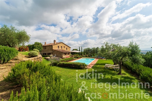 Beautiful Tuscan stone house near Monte San Savino with pool, olive grove and view of the Valdichian