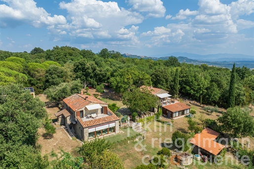 Garden of Eden-like country estate with views of the sea, just 30 km away