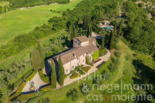 Stylish country house with pool about 20 minutes from Antognolla Golf
