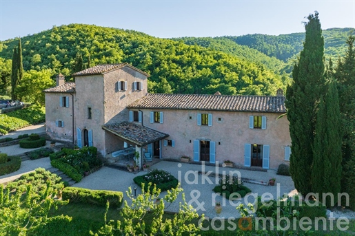 Stylish country house with pool about 20 minutes from Antognolla Golf