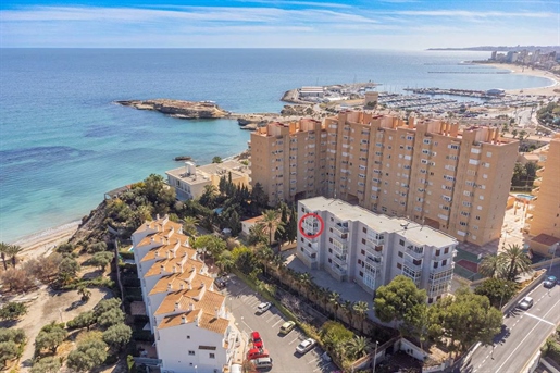 In El Campello (Alicante), just a stone&apos s throw from L&apos Almadrava beach and a mere 2-minute