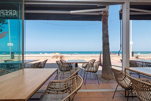 Magnificent commercial premises and Mediterranean restaurant facing the sea on the promenade of El C