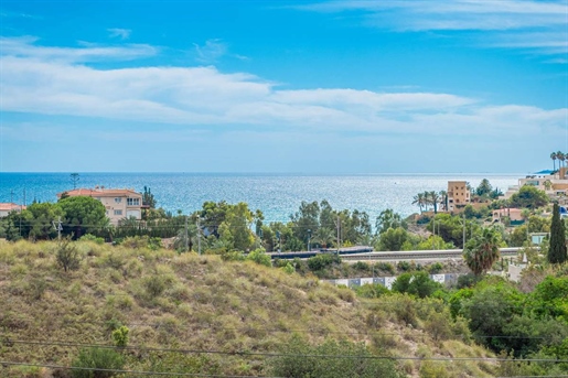 Villa Exclusiva con vistas al mar abiertas y piscina privada en Coveta Fuma, El Campello
En la Cost